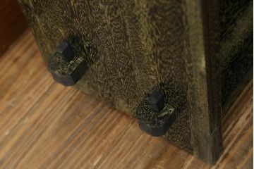 和製アンティーク　深く味のある木の風合いが魅力的な楔(クサビ)式本棚(ブックシェルフ、オープンシェルフ、飾り棚)(R-078657)