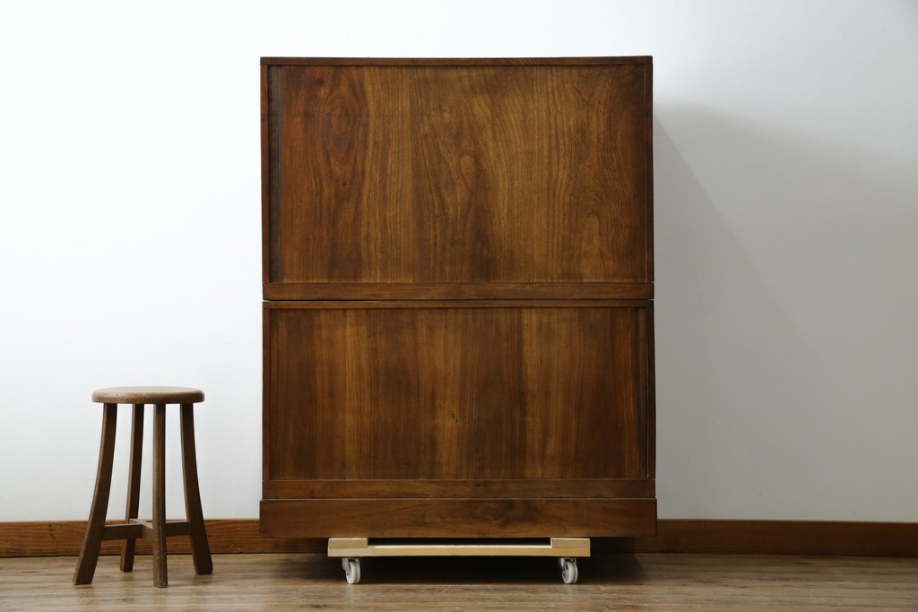 和製アンティーク　高級品!!　総楠(クス)材　前面バーズアイ　銅金具　落ち着きのある佇まいが魅力的な二段重ね時代箪笥　(R-078659)