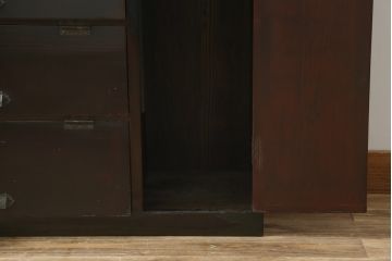 和製アンティーク　落ち着きのある空間作りにおすすめのパタパタ下駄箱(シューズボックス、靴箱、収納棚、戸棚、キャビネット)(R-078660)