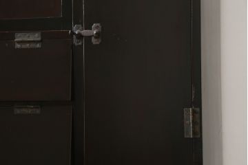 和製アンティーク　落ち着きのある空間作りにおすすめのパタパタ下駄箱(シューズボックス、靴箱、収納棚、戸棚、キャビネット)(R-078660)