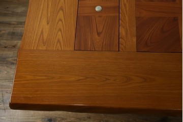 中古　美品　伝統木芸士　石橋武士作　欅(ケヤキ)材　重厚感のある大型サイズの囲炉裏テーブル　(R-078664)