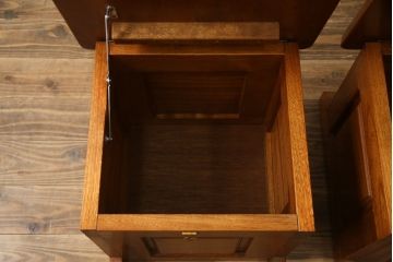 中古　伝統木芸士　石橋武士作　欅(ケヤキ)材　上質な和の空間づくりに活躍する1人掛けベンチ2脚セット(板座チェア、椅子、イス、バラ売り可能)(定価2脚で約15万6千円)(R-078666)