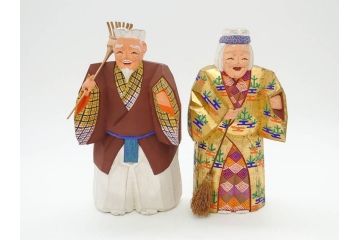 大正　春日有職　奈良人形師 染川宗進　一刀彫　尉(おじいさん)高さ約23cm/姥(おばあさん)高さ約21cm　繊細に絵付けされた高砂人形2体セット(縁起物、夫婦円満、長寿、共箱付き)(R-078686)　
