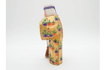 大正　春日有職　奈良人形師 染川宗進　一刀彫　尉(おじいさん)高さ約23cm/姥(おばあさん)高さ約21cm　繊細に絵付けされた高砂人形2体セット(縁起物、夫婦円満、長寿、共箱付き)(R-078686)　