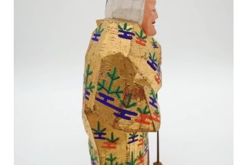 大正　春日有職　奈良人形師 染川宗進　一刀彫　尉(おじいさん)高さ約23cm/姥(おばあさん)高さ約21cm　繊細に絵付けされた高砂人形2体セット(縁起物、夫婦円満、長寿、共箱付き)(R-078686)　