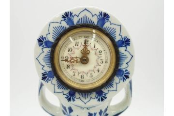 ジャンク品　ビンテージ　オランダ　DELFT(デルフト)　ブルーハンドペイント　細かな染付に匠の技が光る置時計(風車、花、フラワー、草花、風景、ヴィンテージ、陶器)(R-078694)