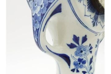 ジャンク品　ビンテージ　オランダ　DELFT(デルフト)　ブルーハンドペイント　細かな染付に匠の技が光る置時計(風車、花、フラワー、草花、風景、ヴィンテージ、陶器)(R-078694)