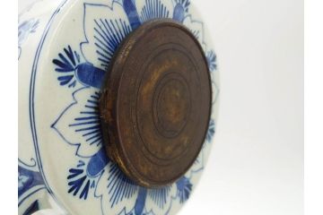 ジャンク品　ビンテージ　オランダ　DELFT(デルフト)　ブルーハンドペイント　細かな染付に匠の技が光る置時計(風車、花、フラワー、草花、風景、ヴィンテージ、陶器)(R-078694)
