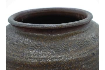 室町時代　古備前焼　波状文　高さ 約23cm　素朴な味わいがある壺(花生、花瓶、花器、花入れ、壷)(R-078695)