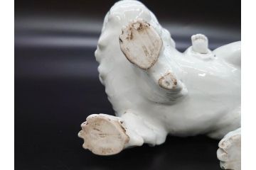 時代物　焼物　磁器　高さ 約17cm　白磁唐獅子観音像(中国?、置物、オブジェ、中国美術、仏教美術)(R-078696)