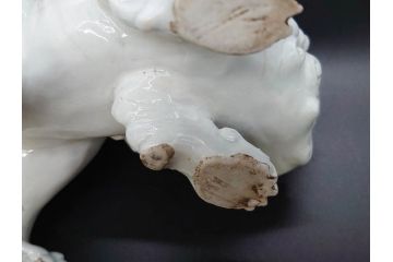 時代物　焼物　磁器　高さ 約17cm　白磁唐獅子観音像(中国?、置物、オブジェ、中国美術、仏教美術)(R-078696)