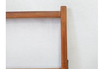 昭和初期　古民具　竹製　竹の素材を生かしたデザインの小さな衣桁(手拭い、ハンガーラック、着物掛け、衣装掛け、タオル掛け)(R-078702)