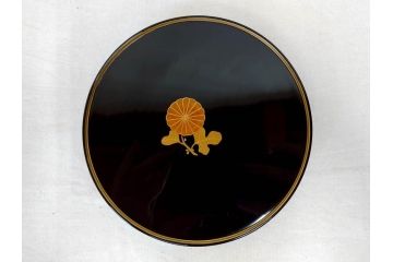 輪島塗　大向高洲堂　木製　絵変り金蒔絵　艶やかな漆に金蒔絵が映える銘々皿5客&茶托5客セット(茶道具、黒漆、漆器、菓子器、小皿、和食器、和皿、草花、共箱付き、栞付き)(R-078704)