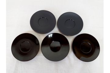輪島塗　大向高洲堂　木製　絵変り金蒔絵　艶やかな漆に金蒔絵が映える銘々皿5客&茶托5客セット(茶道具、黒漆、漆器、菓子器、小皿、和食器、和皿、草花、共箱付き、栞付き)(R-078704)