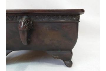時代物　廣忠斎鋳　古銅　細かい装飾が魅力的な水盤(獣耳、双耳、ダブルハンド、花器、花入、花生、盆栽鉢、雷文、水鉢、水盆)(R-078705)