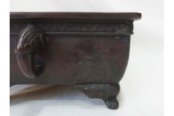 時代物　廣忠斎鋳　古銅　細かい装飾が魅力的な水盤(獣耳、双耳、ダブルハンド、花器、花入、花生、盆栽鉢、雷文、水鉢、水盆)(R-078705)