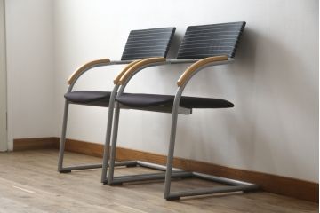 中古　ウィスナーハーガー(wiesner hager)　モダンでスタイリッシュな空間作りにおすすめのミーティングチェア2脚セット(会議用チェア、オフィスチェア、アームチェア、バラ売り可能)(R-078716)