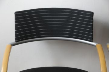 中古　ウィスナーハーガー(wiesner hager)　モダンでスタイリッシュな空間作りにおすすめのミーティングチェア2脚セット(会議用チェア、オフィスチェア、アームチェア、バラ売り可能)(R-078716)