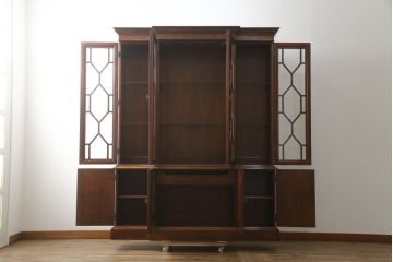 中古　美品!!　ヒッコリーチェア(HICKORY CHAIR)　クラシカルで高級感溢れる照明付きのキャビネット(収納棚、戸棚、飾り棚)(定価約300万円)(R-078717)