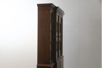 中古　美品!!　ヒッコリーチェア(HICKORY CHAIR)　クラシカルで高級感溢れる照明付きのキャビネット(収納棚、戸棚、飾り棚)(定価約300万円)(R-078717)
