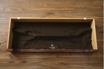 中古　美品!!　ヒッコリーチェア(HICKORY CHAIR)　クラシカルで高級感溢れる照明付きのキャビネット(収納棚、戸棚、飾り棚)(定価約300万円)(R-078717)