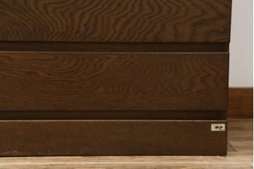 和製ビンテージ　旭川家具　近藤工芸　Solid Furniture OAK (ソリッドファニチャー オーク)　シックな佇まいが魅力的なチェスト(サイドチェスト、引き出し、ヴィンテージ)(R-078719)