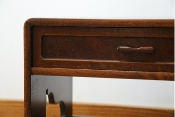 中古　美品　国産工芸家具　栓材　内部桐材　ひょうたんの透かし彫りが目を惹く文机(座机)(R-078720)