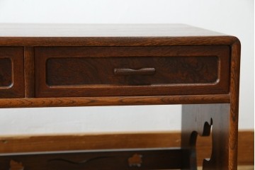 中古　美品　国産工芸家具　栓材　内部桐材　ひょうたんの透かし彫りが目を惹く文机(座机)(R-078720)