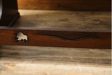 中古　美品　国産工芸家具　栓材　内部桐材　ひょうたんの透かし彫りが目を惹く文机(座机)(R-078720)
