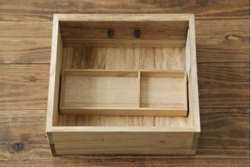 中古　美しい木目と立派な金具が魅力的な岩谷堂箪笥(小箪笥、船箪笥、小引き出し、小物収納)(R-078731)