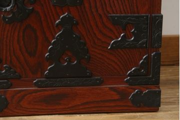 中古　美しい木目と立派な金具が魅力的な岩谷堂箪笥(小箪笥、船箪笥、小引き出し、小物収納)(R-078731)