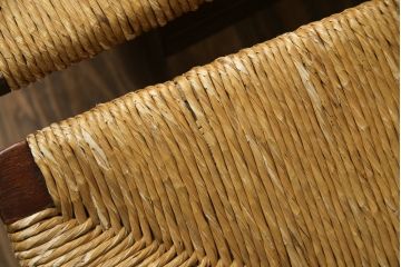 和製ビンテージ　松本民芸家具　ナラ材　アジアンテイストのお部屋におすすめなラッシチェア2脚セット(低椅子、ラウンジチェア、ダイニングチェア、椅子、イス、ヴィンテージ)(R-078733)