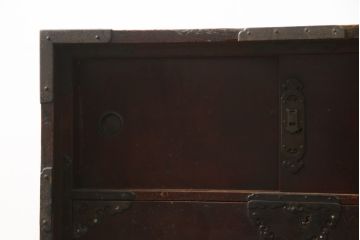 和製アンティーク　総欅(ケヤキ)材　凝った造りが魅力的な船箪笥(帳箱型、帳場箪笥、舟箪笥、時代箪笥、アンティーク箪笥、戸棚、収納棚、収納タンス)(R-078734)