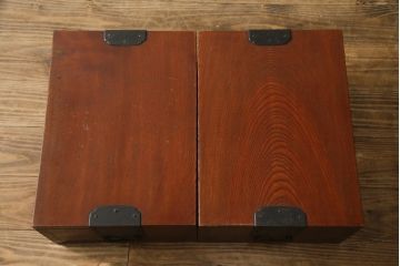 和製アンティーク　総欅(ケヤキ)材　凝った造りが魅力的な船箪笥(帳箱型、帳場箪笥、舟箪笥、時代箪笥、アンティーク箪笥、戸棚、収納棚、収納タンス)(R-078734)