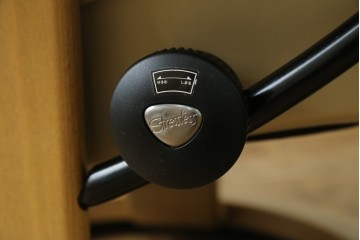 中古　EKORNES(エコーネス)　本革(レザー)　Mayfair(メイフェア)　ストレスレスチェア(S)とオットマンのセット　(R-078736)