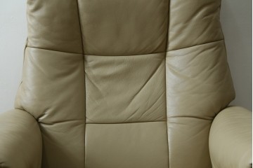 中古　EKORNES(エコーネス)　本革(レザー)　Mayfair(メイフェア)　ストレスレスチェア(S)とオットマンのセット　(R-078736)
