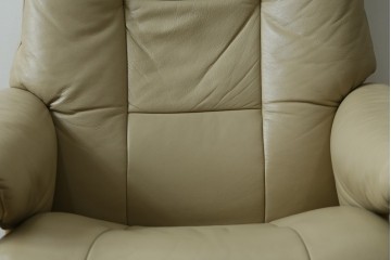 中古　EKORNES(エコーネス)　本革(レザー)　Mayfair(メイフェア)　ストレスレスチェア(S)とオットマンのセット　(R-078736)