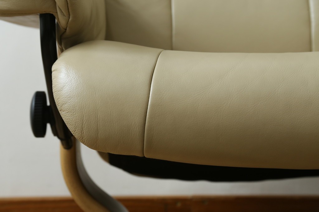 中古　EKORNES(エコーネス)　本革(レザー)　Mayfair(メイフェア)　ストレスレスチェア(S)とオットマンのセット　(R-078736)