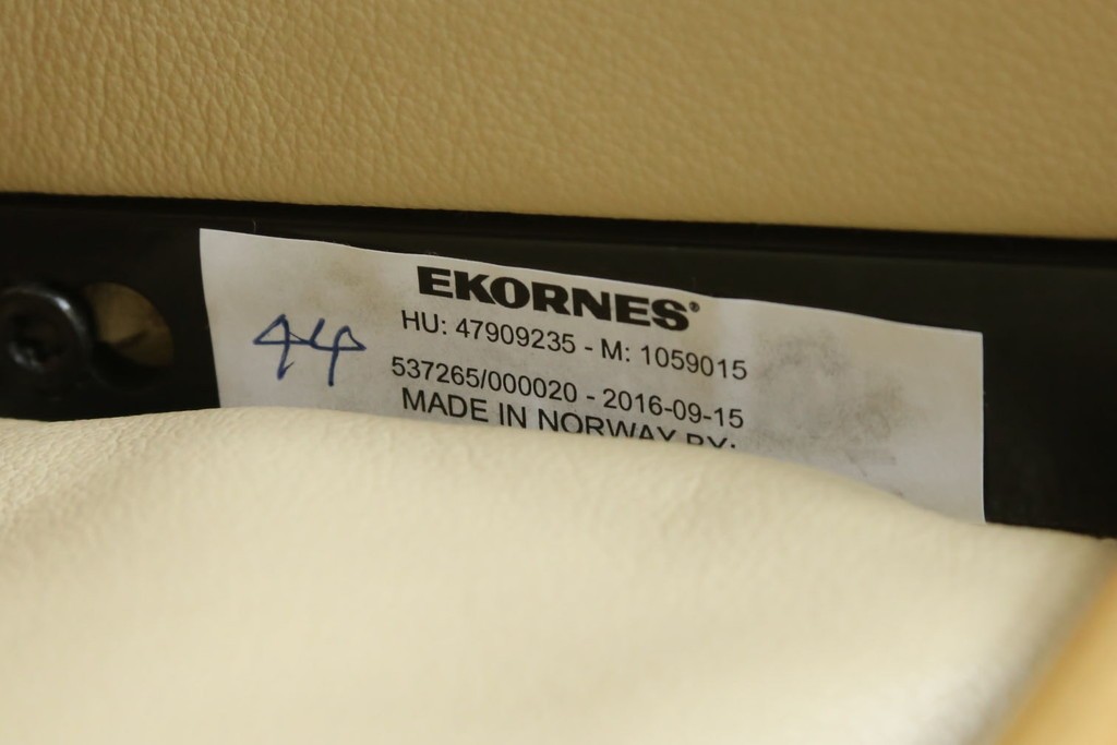 中古　EKORNES(エコーネス)　本革(レザー)　Mayfair(メイフェア)　ストレスレスチェア(S)とオットマンのセット　(R-078736)