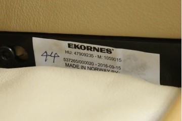 中古　EKORNES(エコーネス)　本革(レザー)　Mayfair(メイフェア)　ストレスレスチェア(S)とオットマンのセット　(R-078736)