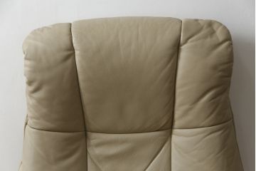 中古　EKORNES(エコーネス)　本革(レザー)　メイフェア(Mayfair)　ストレスレスチェア(S)オットマン付き(リクライニングチェア、アームチェア、椅子、フットスツール、北欧)(R-078736)
