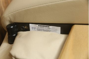 中古　EKORNES(エコーネス)　本革(レザー)　メイフェア(Mayfair)　ストレスレスチェア(S)オットマン付き(リクライニングチェア、アームチェア、椅子、フットスツール、北欧)(R-078736)