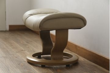 中古　EKORNES(エコーネス)　本革(レザー)　メイフェア(Mayfair)　ストレスレスチェア(S)オットマン付き(リクライニングチェア、アームチェア、椅子、フットスツール、北欧)(R-078736)