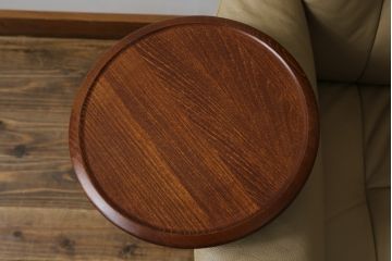 中古　EKORNES(エコーネス)　本革(レザー)　メイフェア(Mayfair)　スイングテーブル付き　ストレスレスチェア(M)オットマン付き(リクライニングチェア、アームチェア、フットスツール、椅子、北欧)(R-078737)