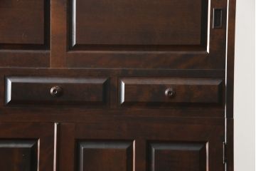 中古　北海道民芸家具　和洋どちらのお部屋にも馴染みやすいサイドボード(テレビ台、テレビボード、ローボード、リビングボード、サイドキャビネット、収納棚、戸棚)(R-078740)