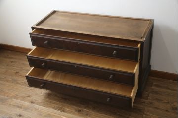 中古　北海道民芸家具　天板リメイク　和洋どちらのお部屋にも馴染みやすいサイドチェスト(テレビ台、テレビボード、ローボード、引き出し、収納箪笥、衣装箪笥)(R-078742)