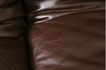 中古　デセデ(de Sede)　本革(レザー)　22連　お好みに合わせて自在にレイアウトできるスネークソファ(22ピース、店舗什器)(定価約800万円以上)(R-078743)
