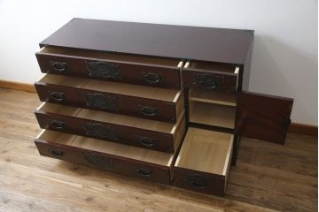 中古　美品　仙台民芸箪笥(仙台箪笥)　欅産業　凝ったつくりの大振りの金具が目を惹く仙台箪笥サイドボード(サイドチェスト、収納箪笥、衣装箪笥、引き出し)(R-078745)