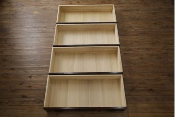 中古　美品　仙台民芸箪笥(仙台箪笥)　欅産業　凝ったつくりの大振りの金具が目を惹く仙台箪笥サイドボード(サイドチェスト、収納箪笥、衣装箪笥、引き出し)(R-078745)