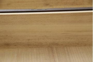 中古　美品　仙台民芸箪笥(仙台箪笥)　欅産業　凝ったつくりの大振りの金具が目を惹く仙台箪笥サイドボード(サイドチェスト、収納箪笥、衣装箪笥、引き出し)(R-078745)